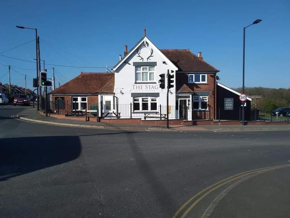 The Stag Northwood (Isle of Wight) Exterior foto